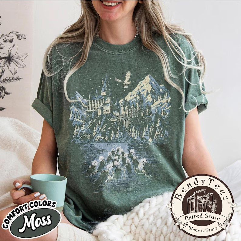 Wizard School Castle Shirt, Aesthetic Magic Castle Tee, Magical Bookish Gift, Hogwarts Inspired Apparel, Vintage Magic World Shirt, Owl Tee