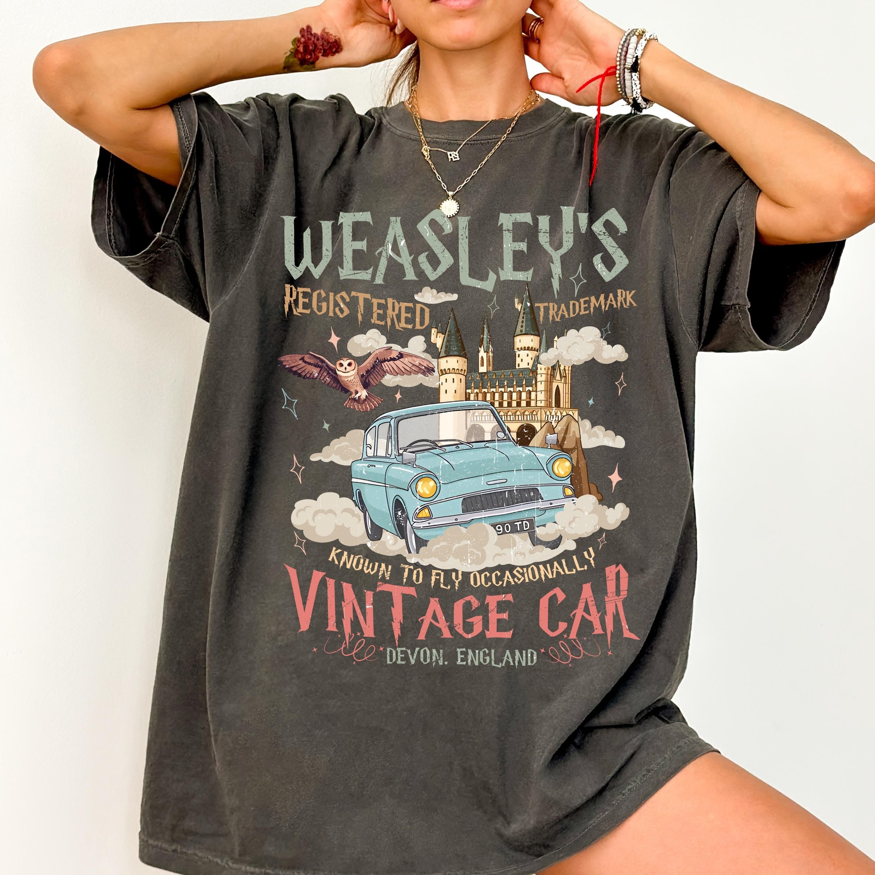 Harry Potter Weasley’s Flying Car Sweatshirt, Vintage Hogwarts Castle Hoodie, Wizard Aesthetic Crewneck, Potter Fan Gift PGG25